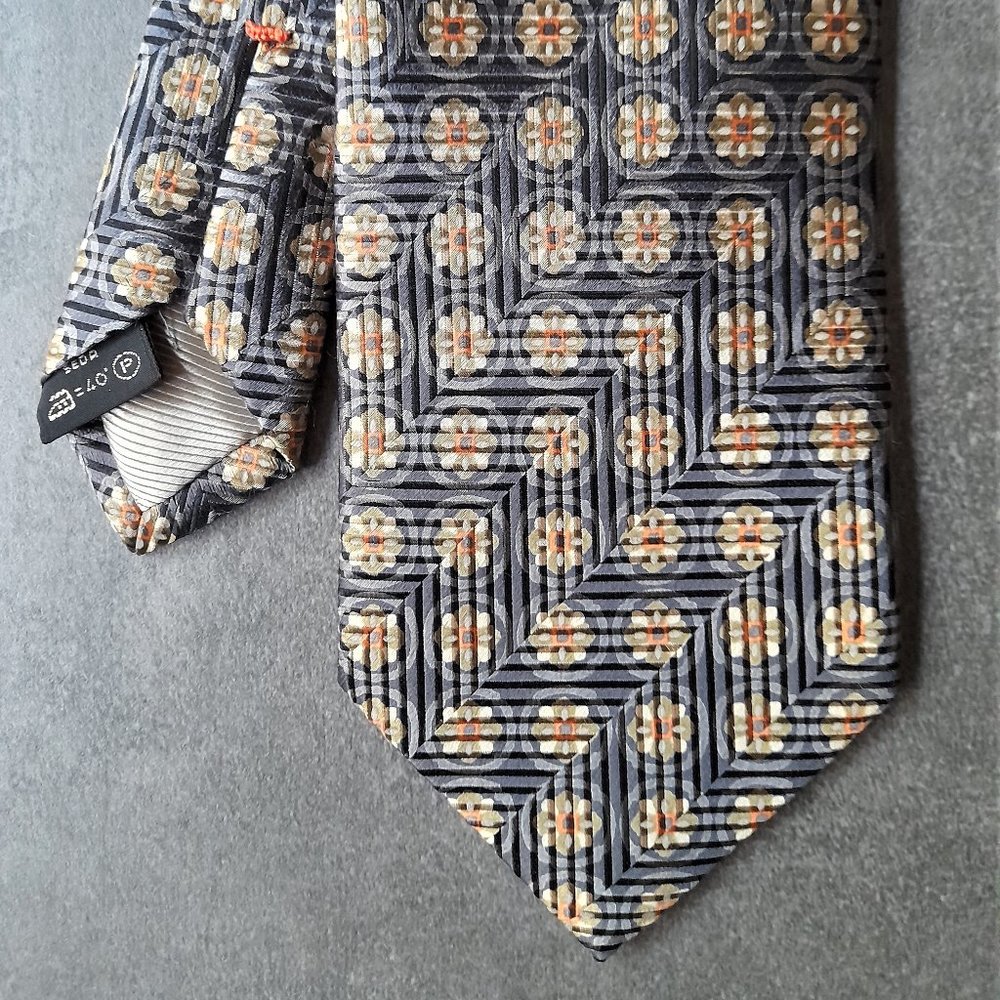 Authentic Ermenegildo Zegna Tie. 100% Silk. Made in ITALY.